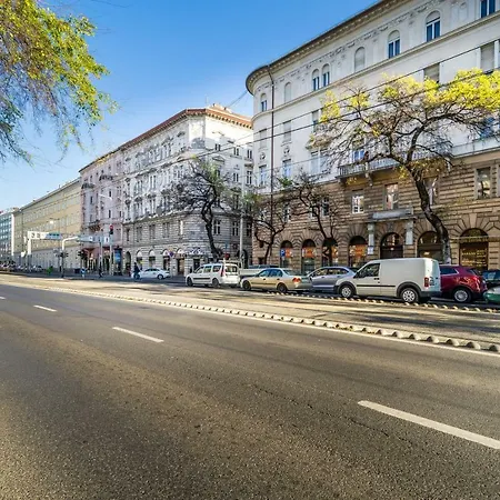 Hello Downtown - Boulevard Apartment