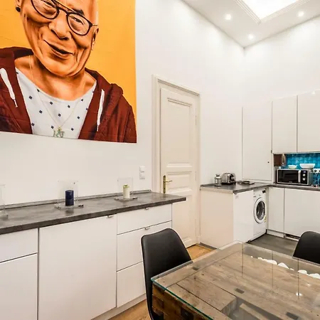 Hello Downtown - Boulevard Apartment *